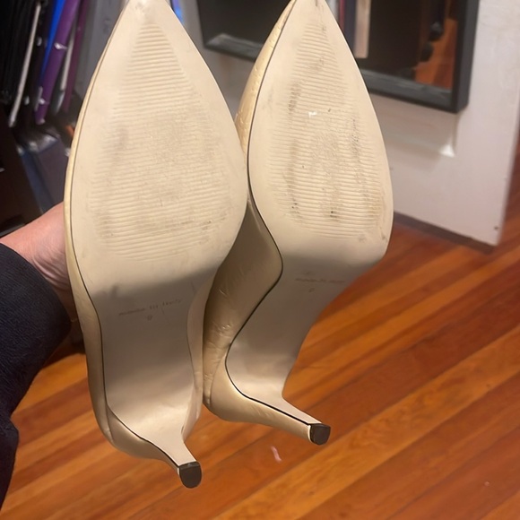 Valentino Cream Heels with Gold Accent - Picture 6 of 8